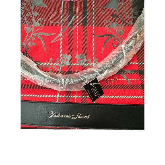 Victoria’s Secret Large Tote Bag Red Plaid V Logo Holiday Shopper NWT - Picture 11 of 12